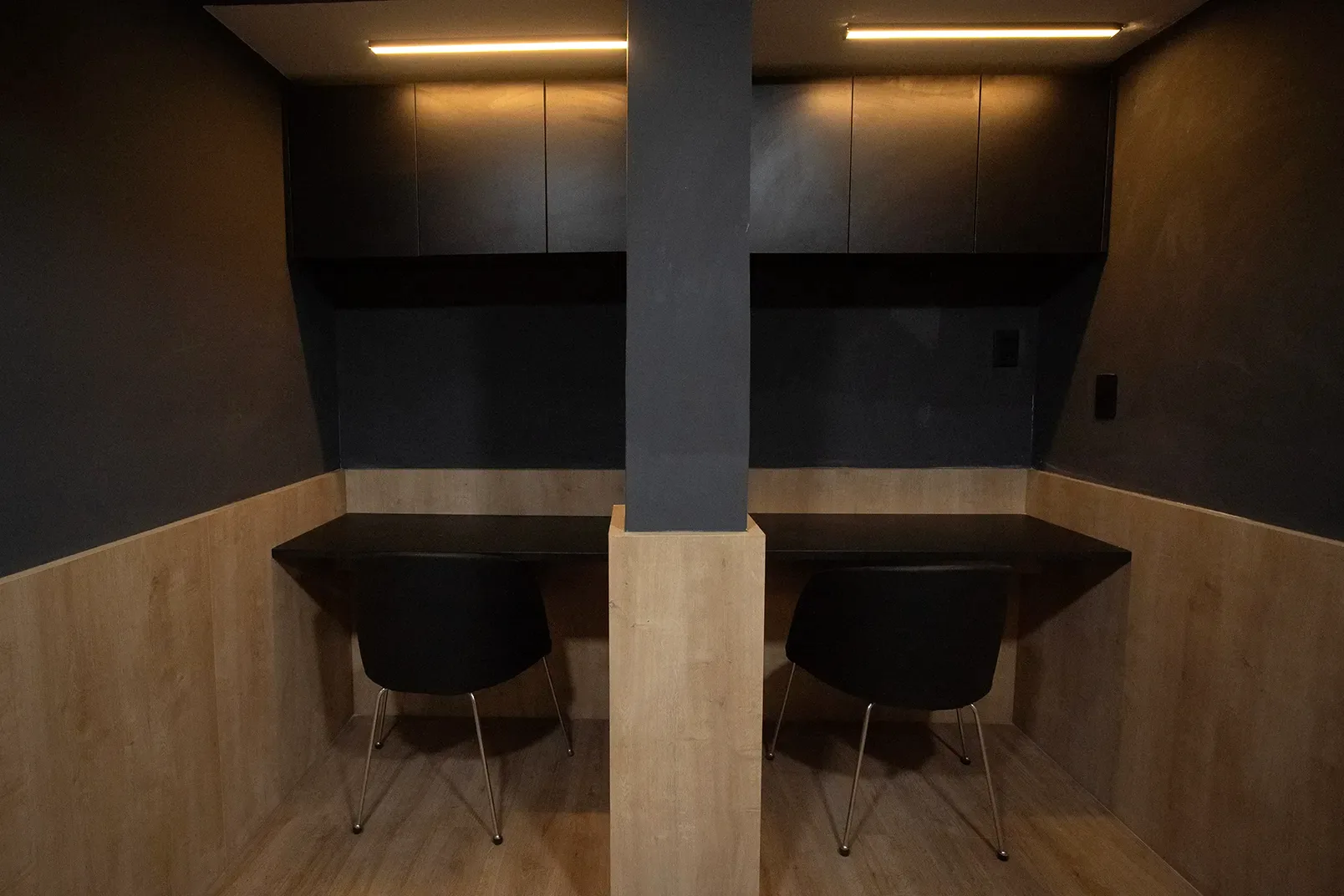 Estações de trabalho exclusivas do R2 Coworking em Marechal Deodoro
